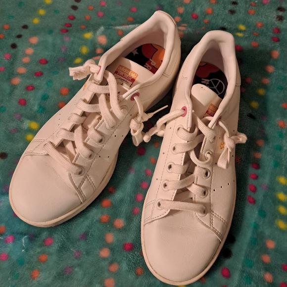 Excellent condition Stan Smith Adidas size 6 sneakers. - Picture 1 of 8